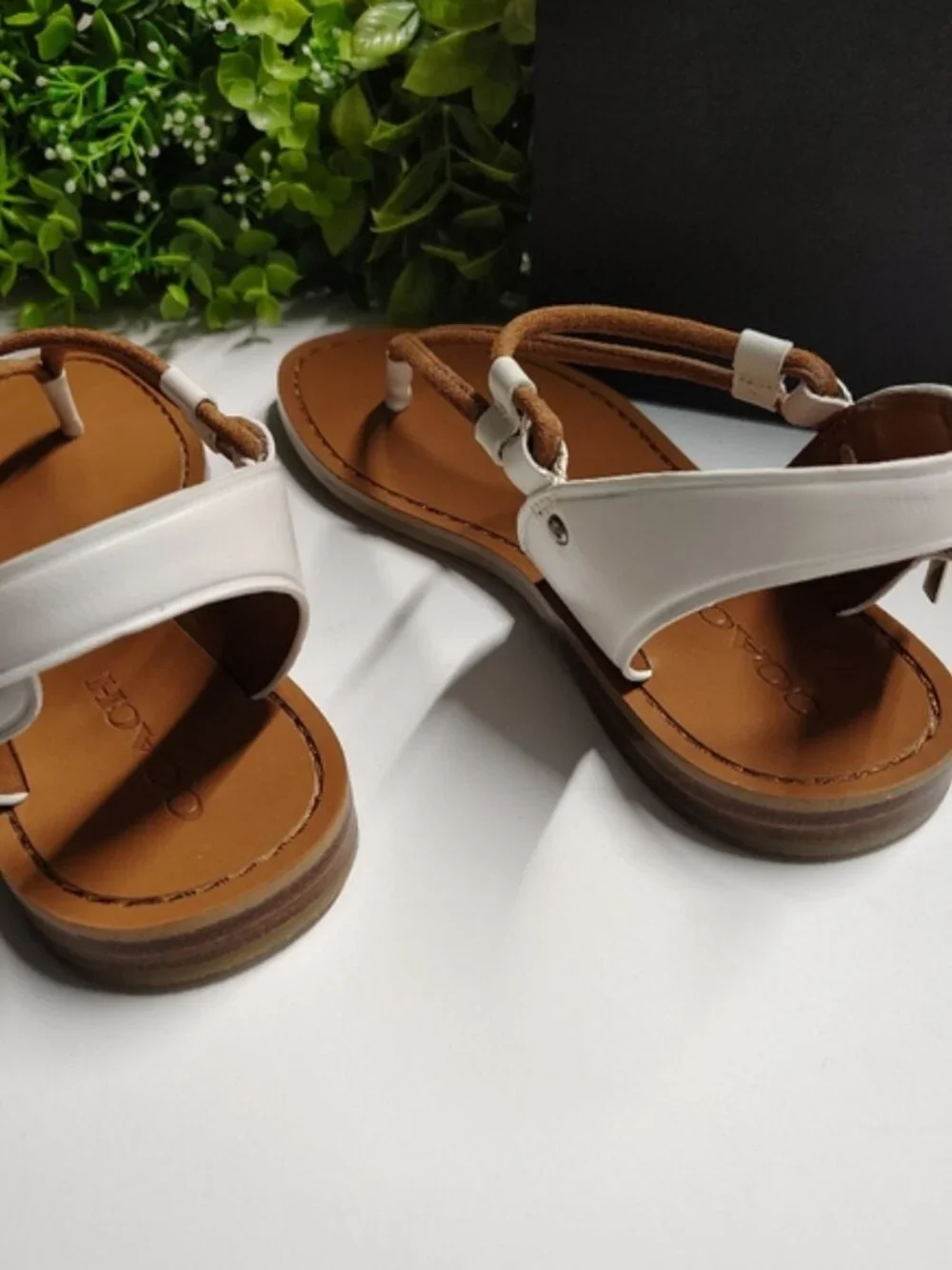 Coach Clarkson Thong Sandals Chalk Saddle Leather Ankle Strap Size 5M NWT